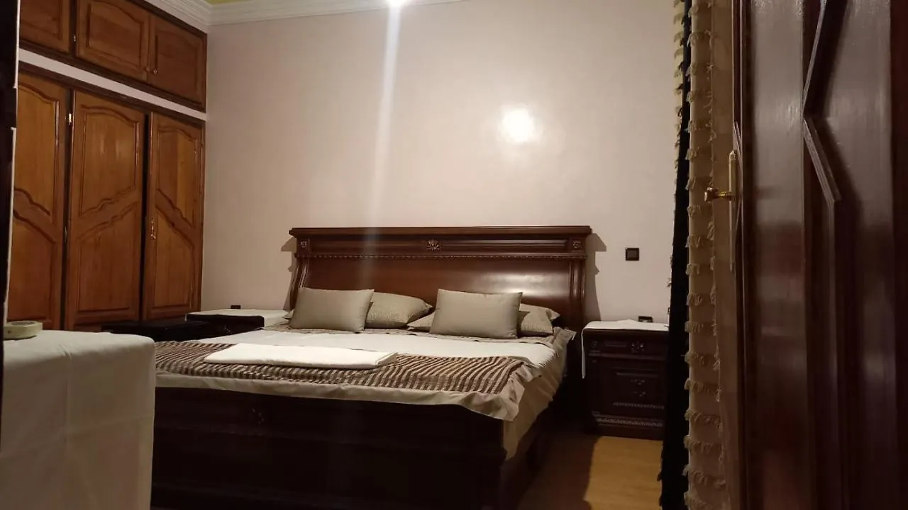 Stay With Low Budget Marrakesh Appartamento